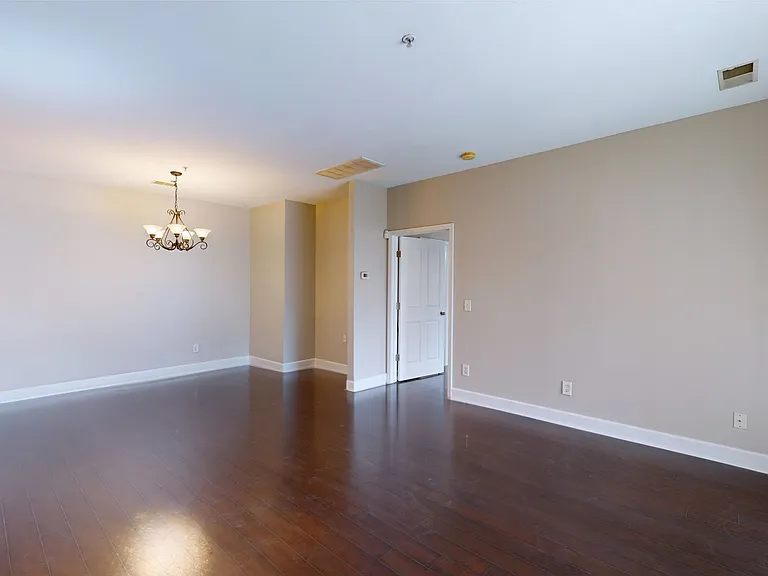 7231 Althorp Way #R2 — Photo 8