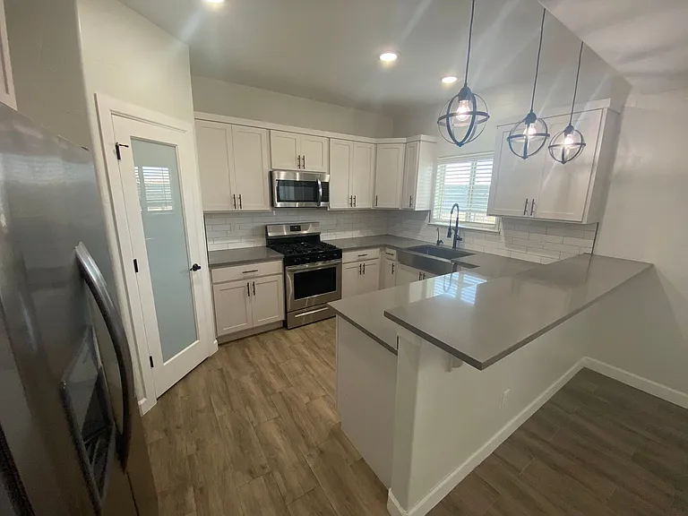 12951 Aberdare Dr — Photo 10