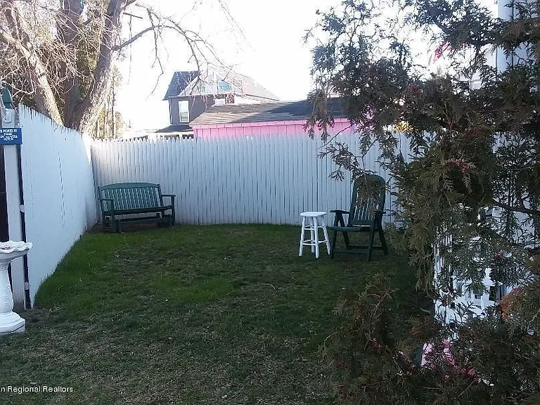 70 E Front St — Photo 7