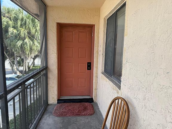 4th image of 399 Lakeview Drive #202