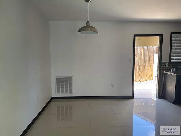 2550 Weslaco Rd #K1 — Photo 4