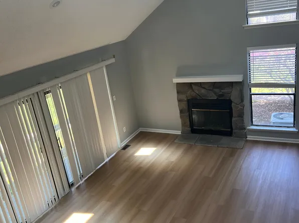 40 Linda Ln, Edison, NJ 08820
