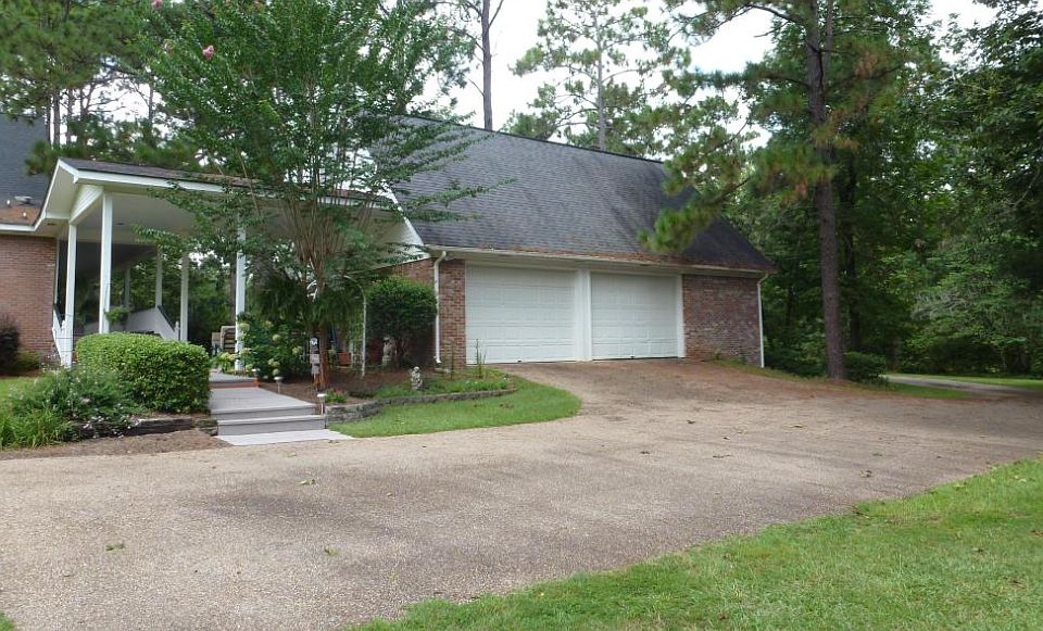 2nd image of 114 Graham Rd