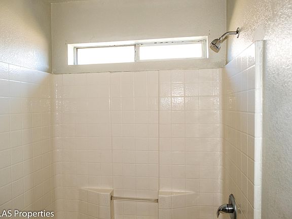 5th image of 2913 Cantabrian Dr APT C