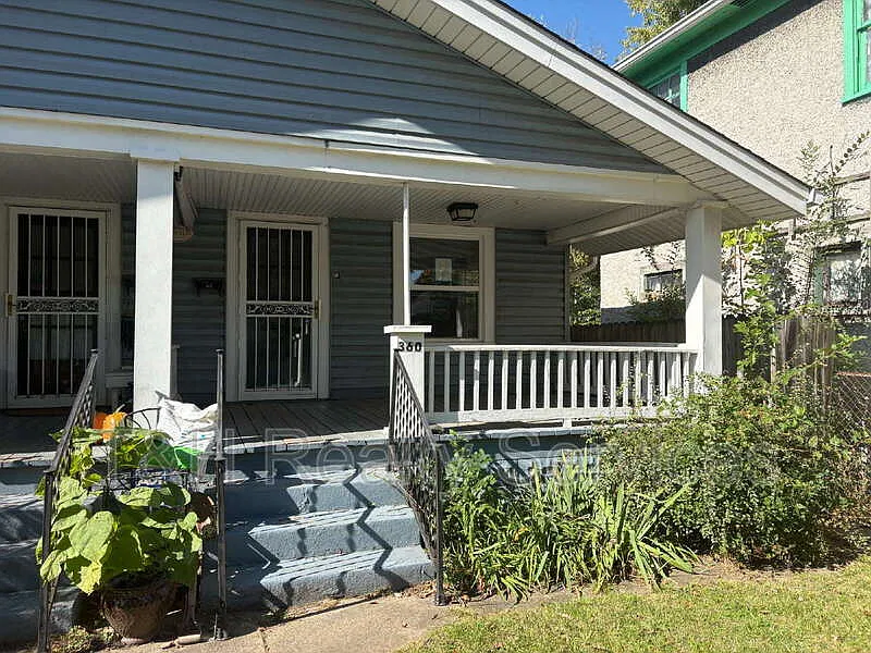 2 bed, 1.0 bath, 1088 sqft, $1,150 — Photo 2