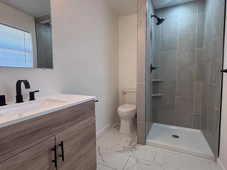 3007 NE 11th St — Photo 18