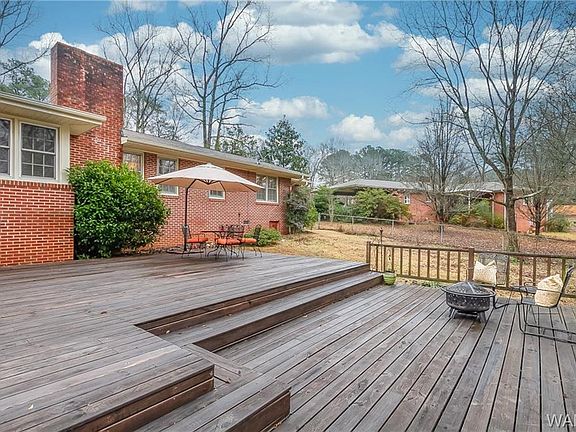 4th image of 3723 Mayfair Dr