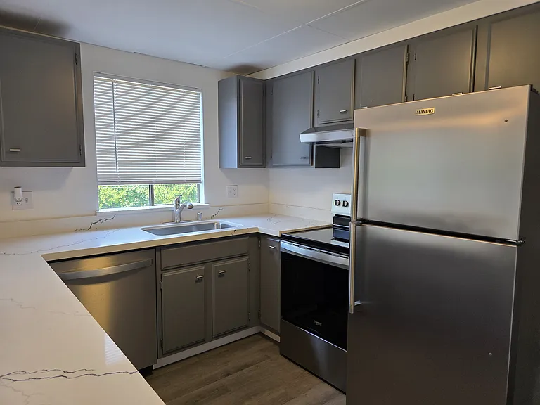 184 Belvedere St #1 — Photo 22