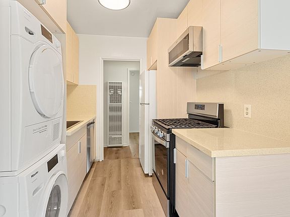 5th image of 1240 Harvard St APT 4