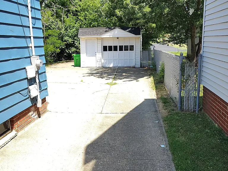 13629 Granger Rd — Photo 4