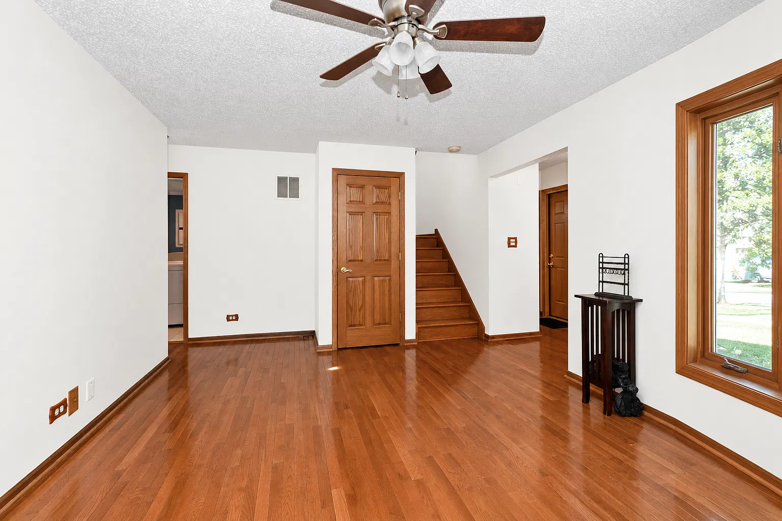 3 bed, 1300 sqft, $2,800 — Photo 3