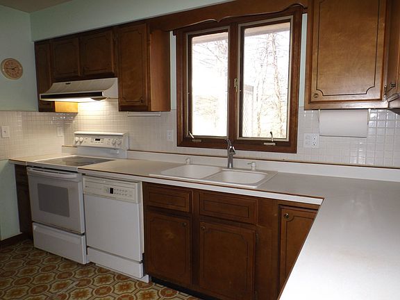 4th image of 1804 Kelly Ct
