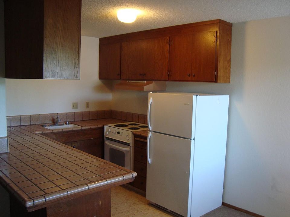 2nd image of 1180 Driftwood Ter APT D