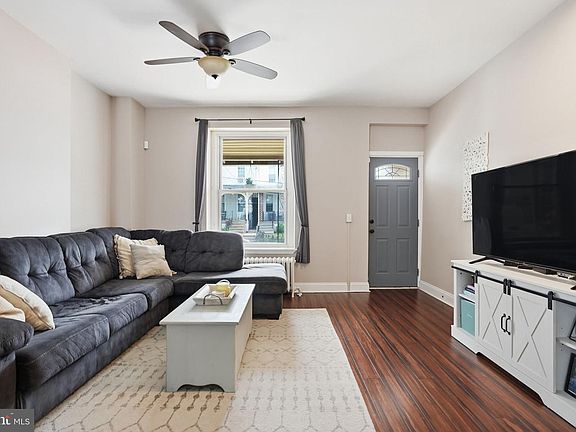 5th image of 228 Jamestown St