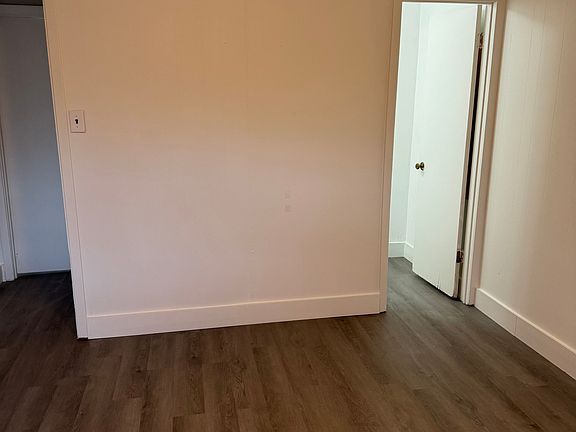 3rd image of 258 Harmon Ln