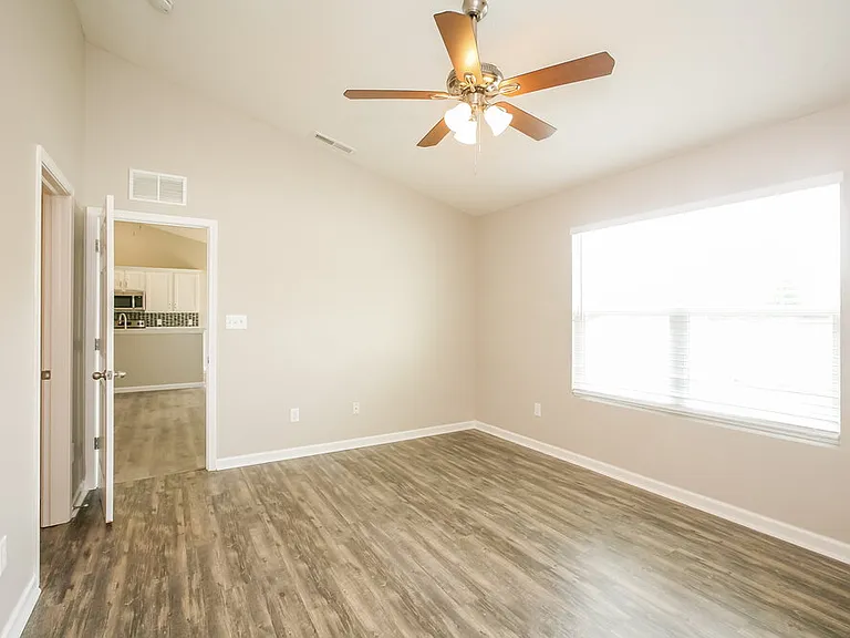 4557 Walcott Dr — Photo 8