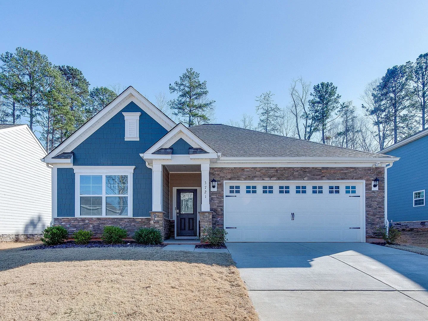 Move in ready and newer Mt. Holly ranch home that has it all! — Photo 1