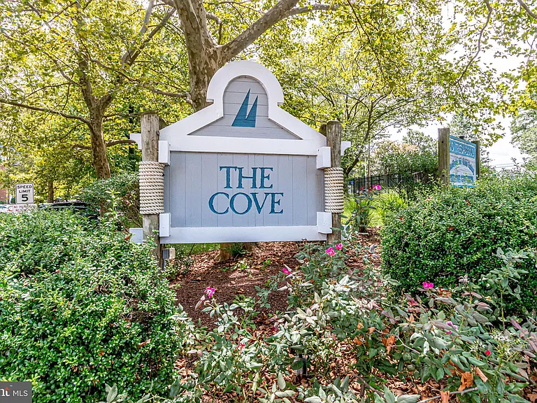 7598 N Lakeside Village Dr — Photo 23