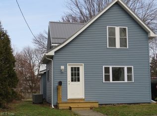 718 Maple Ave, Conneaut, OH 44030