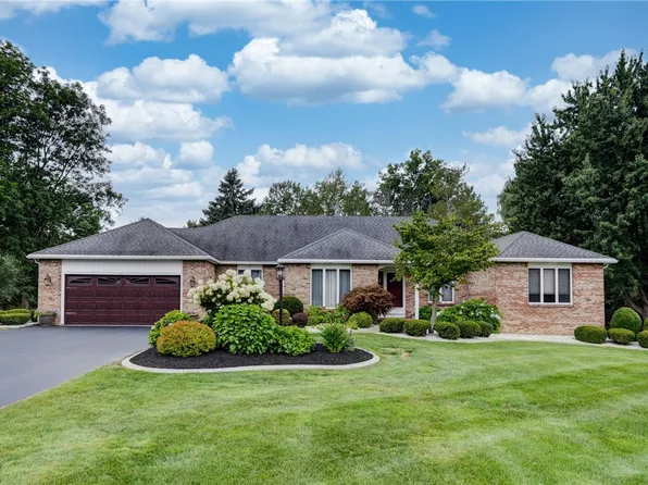 45 Pine Brook Cir, Penfield, NY 14526