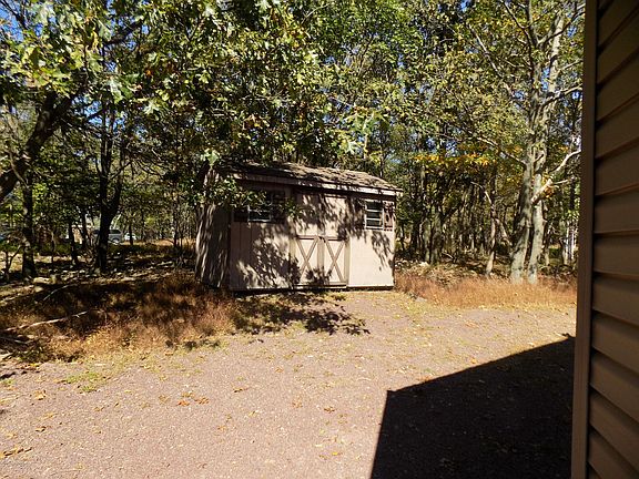 4th image of 145 Claremont Dr