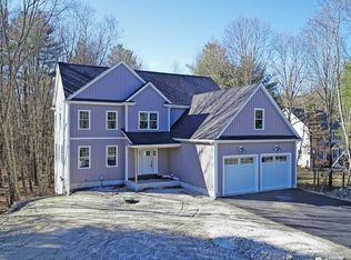 9 Oakhill Ave, Wrentham, MA 02093