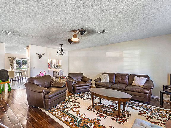 5th image of 6201 Plains Dr