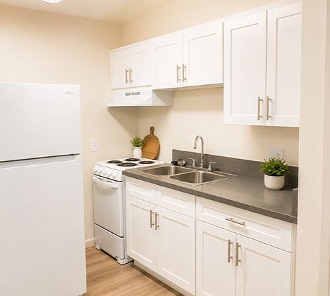 2nd image of 19424 Wyandotte St #220