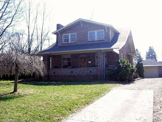 1st image of 826 Lincoln Ave
