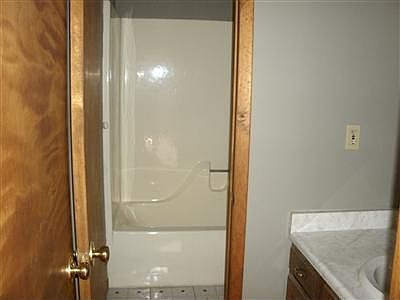 5th image of 4426 Stratford Dr