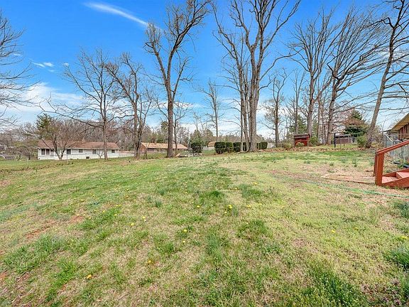 5th image of 5135 Youngwood Dr NW