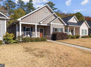 40 Calloway Ln, Cartersville, GA 30120