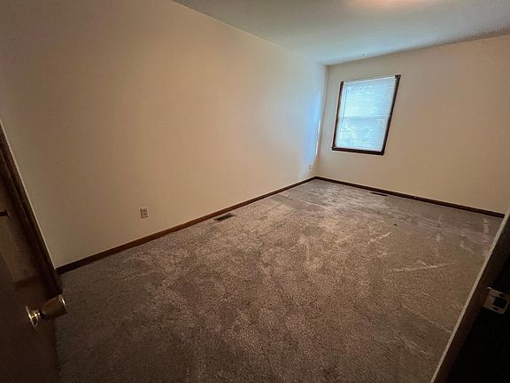 4th image of 510 Brown Ave