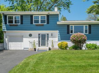 3505 Flanders Dr, Yorktown Heights, NY 10598