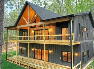 31 Grant Ln, Mineral Bluff, GA 30559