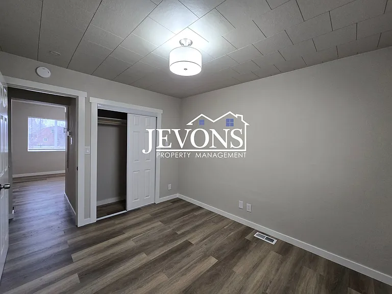 800 Hatton Rd — Photo 9
