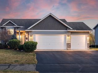 2549 Coldwater Xing, Mayer, MN 55360