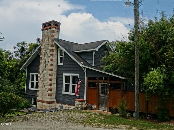 3rd image of 4392 Florence Dr
