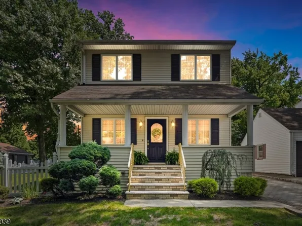 442 Riverview Dr, Totowa Boro, NJ 07512