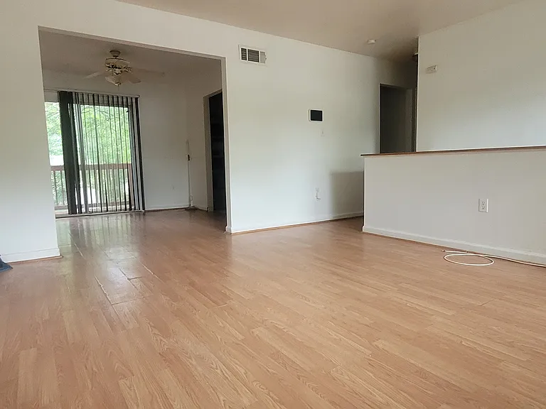 4419 Kentmore Dr — Photo 43