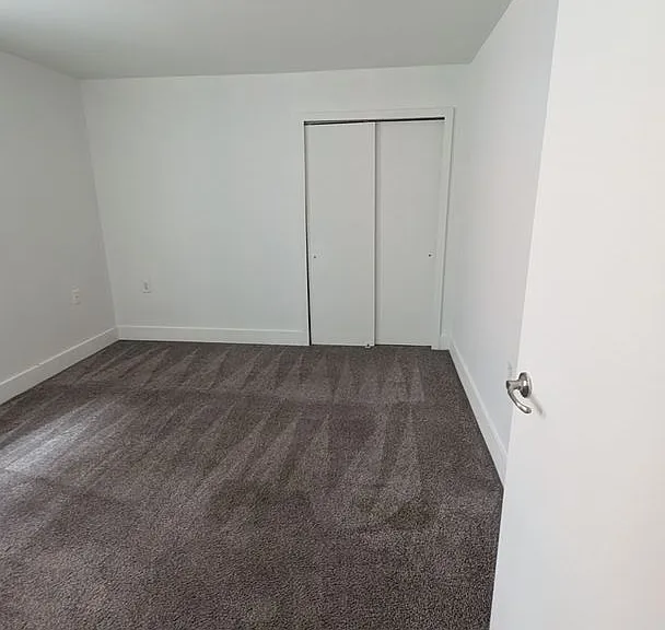 720 Monmouth St — Photo 24