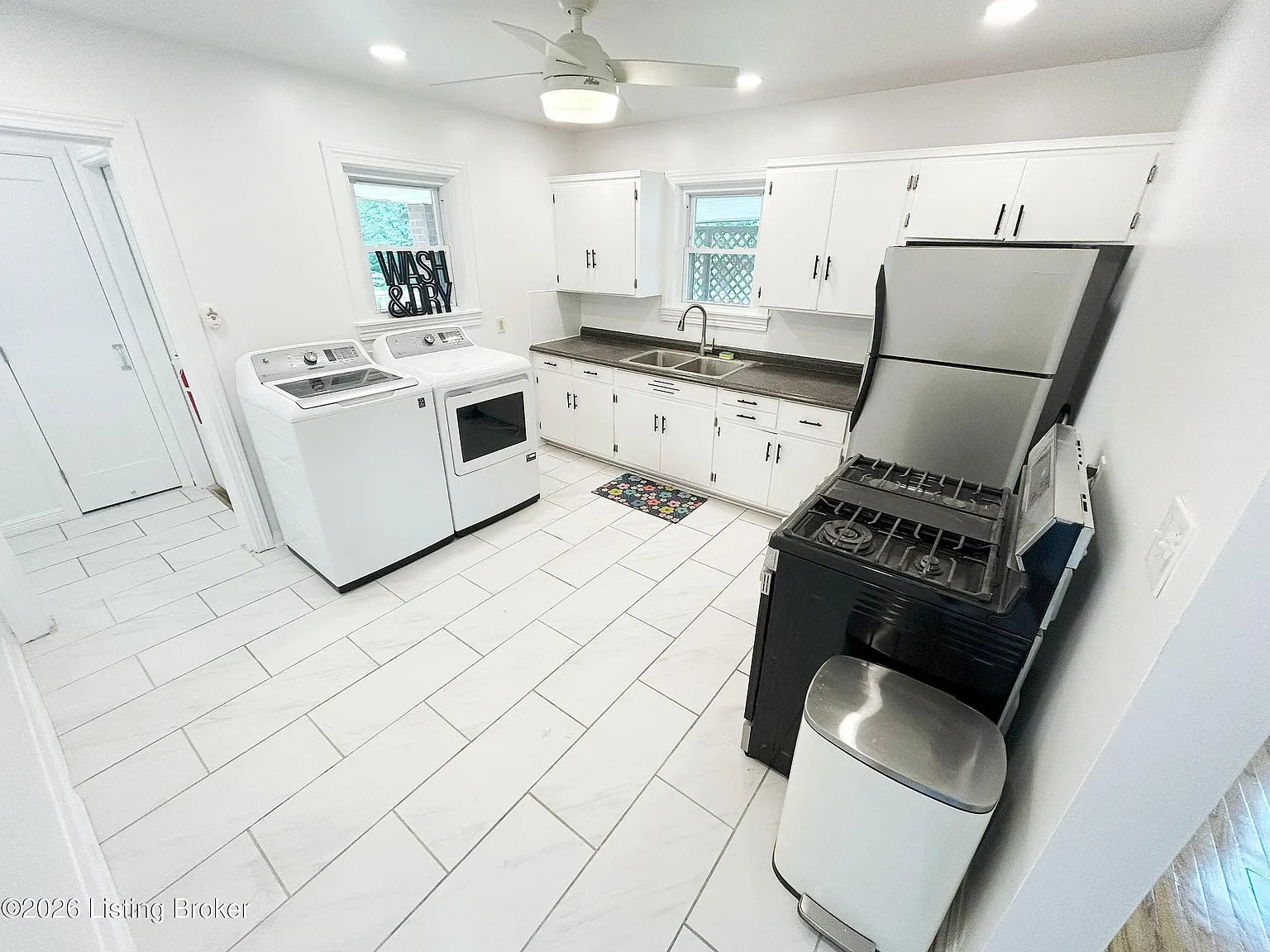3 bed, 1.5 bath, 1020 sqft, $1,795 — Photo 4