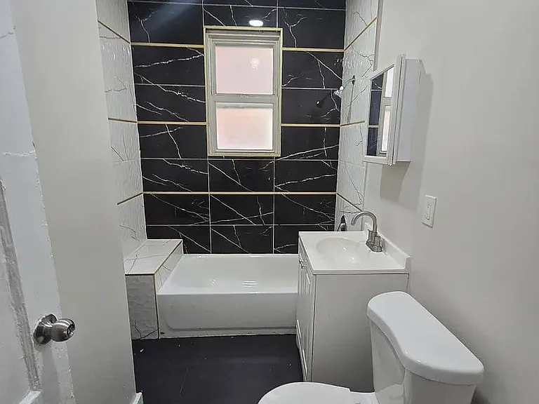 80 Montgomery Ave #2 — Photo 8