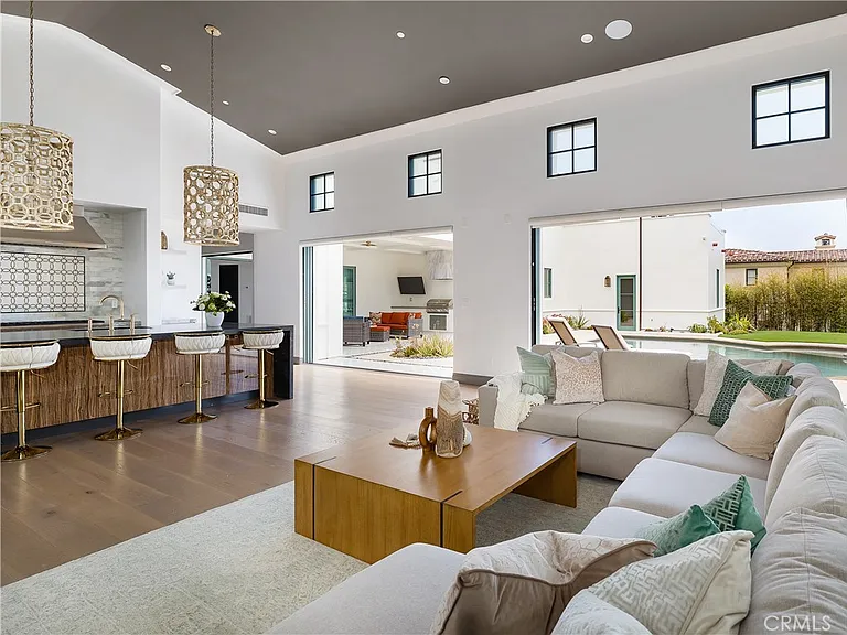 32009 Cape Point Dr — Photo 22