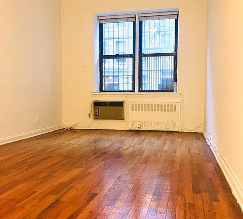 3rd image of 205 E 89th St APT 1B