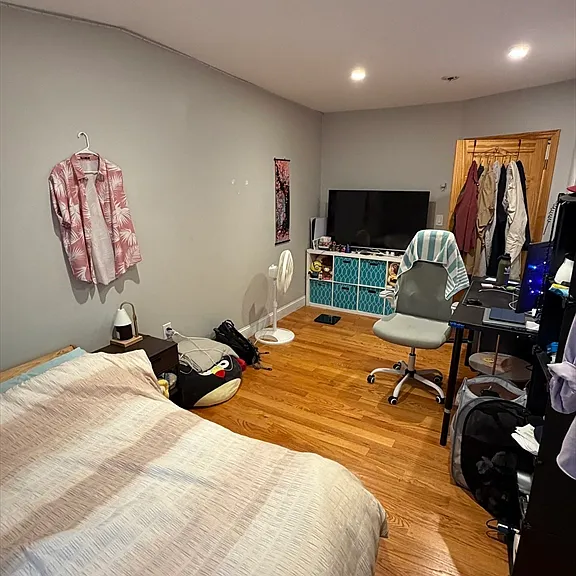 142 Newbury Ave #142 — Photo 2