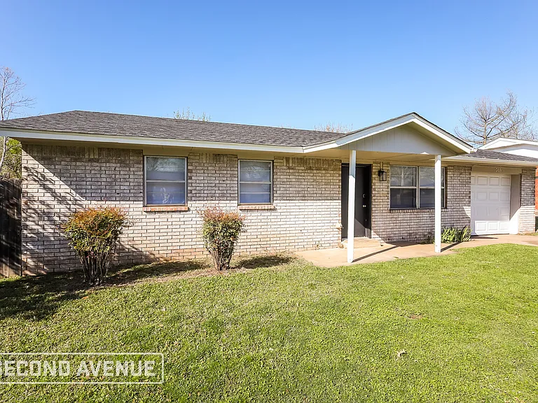 703 Willis St — Photo 18