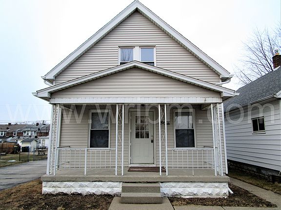 3rd image of 178 Oak St