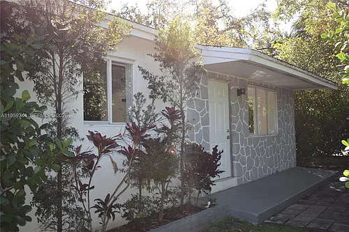 3121 NW 3rd Ave Photo 1