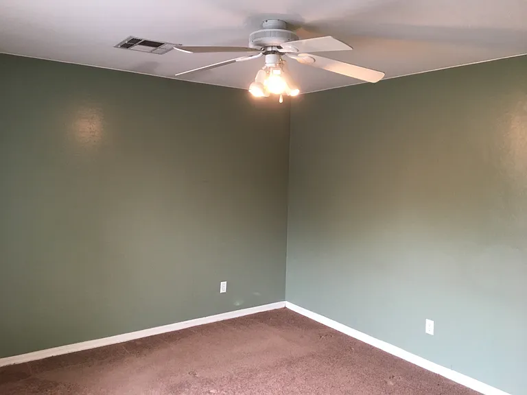 2536 E McArthur Dr — Photo 8